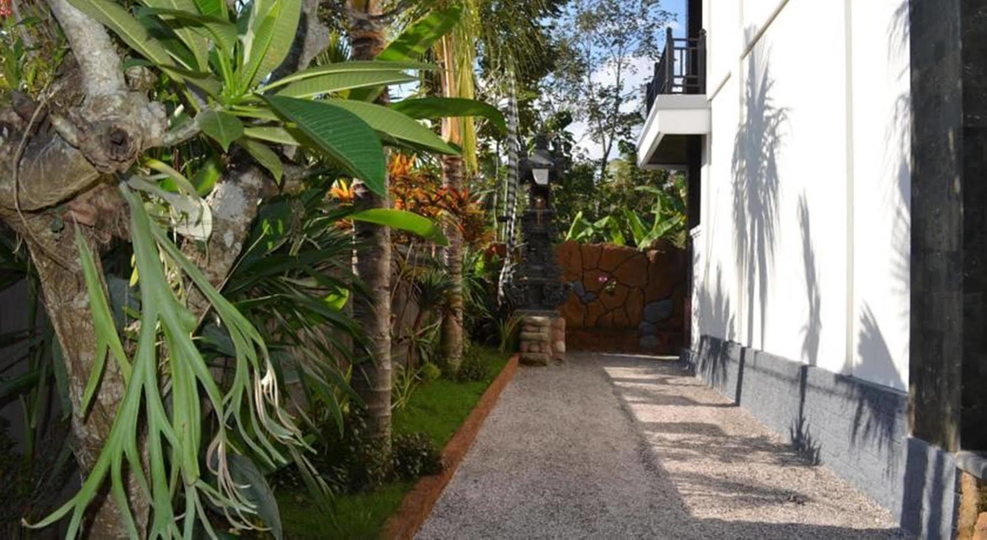 Hotel The Galuh Pekutatan Pulukan Exterior foto